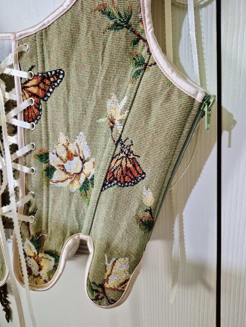 Green Monarch Butterfly Corset With Cream Ribbon - Picture 8 of 9